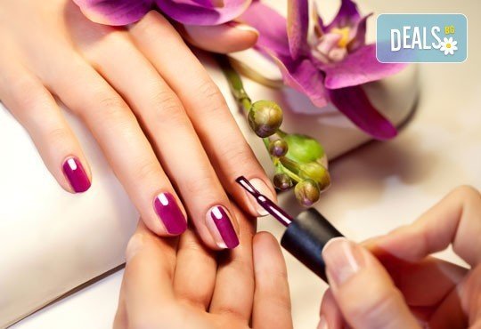 Поглезете ръцете си с луксозен СПА маникюр и ароматна терапия с продукти и лакове на OPI в Incanto Dream 2! - Снимка 3
