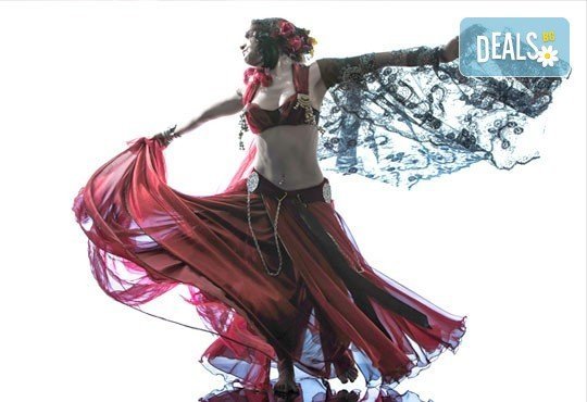 Искате да се научите да танцувате? 5 посещения на уроци по ориенталски танци в Kremena Dance Center! - Снимка 1