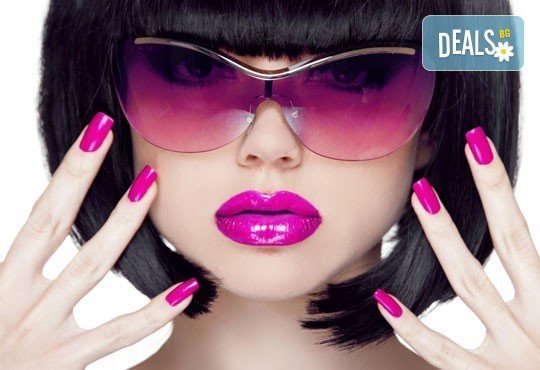 Дълготраен маникюр с гел лак, изящни камъчета на 2 нокъта, безплатно сваляне на стар гел лак, студио за красота La Coupe - Снимка 3