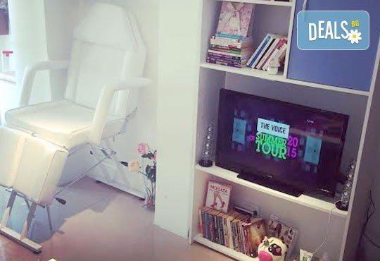 Перфектен тен и през зимата! Карта за солариум за 20 или 50 минути в салон зa красота Vintage Dolls! - Снимка 7