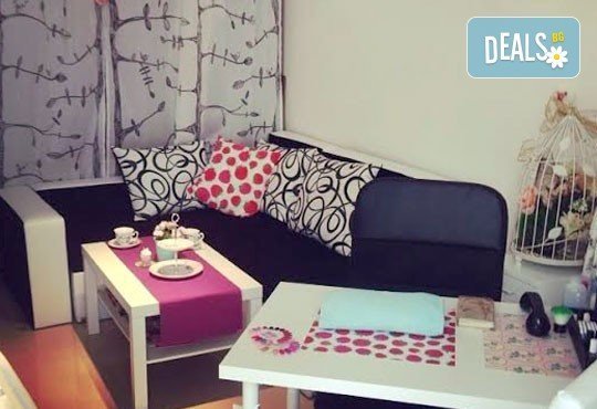 Перфектен тен и през зимата! Карта за солариум за 20 или 50 минути в салон зa красота Vintage Dolls! - Снимка 5