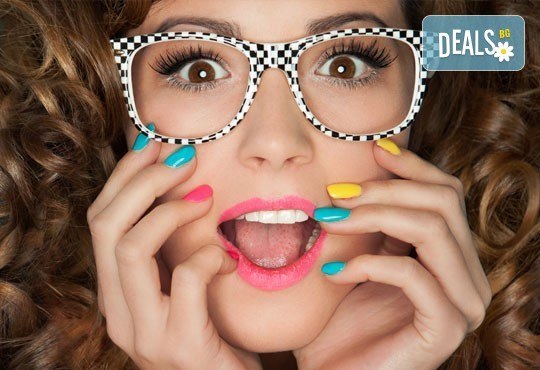 Маникюр с гел лак, отстраняване на стар гел лак, подарък 2 авторски рисунки и 30% отстъпка от всички услуги в салон АБ! - Снимка 1