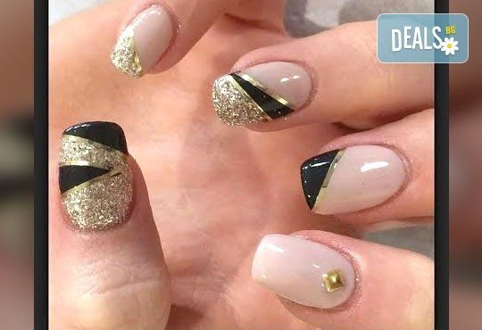 Ноктопластика с удължители, маникюр в цвят по избор с 2 декорации и бонус: поддръжка и отстъпки от салон за красота Роси! - Снимка 3