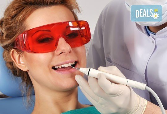 Почистване на зъбен камък и плака с ултразвук, полиране с Air Flow, бонус обстоен стоматологичен преглед от д-р Джорджев - Снимка 4