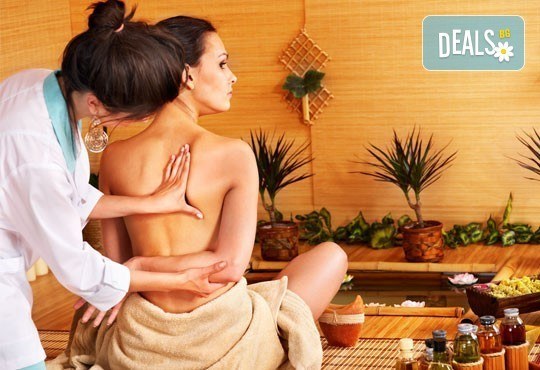 Релаксирайте с 60-минутен лечебен дълбокотъканен масаж на цяло тяло от център Innovative! - Снимка 1