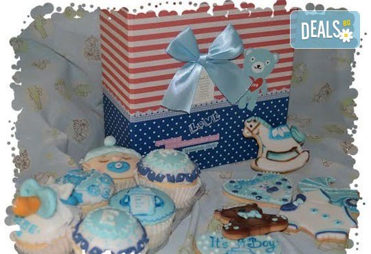 Сет от празнични сладкиши за бебешко парти от сладкарница Пчела - 6 декорирани захарни мъфина и 6 декорирани бисквитки в луксозна подаръчна кутия! - Снимка 5
