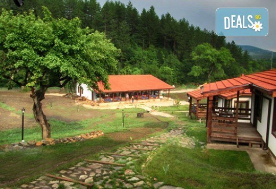 Отпразнувайте Свети Валентин с любимия човек в комплекс Горочевци 3*, с. Горочевци! 2 нощувки със закуски и романтична вечеря! - Снимка 1
