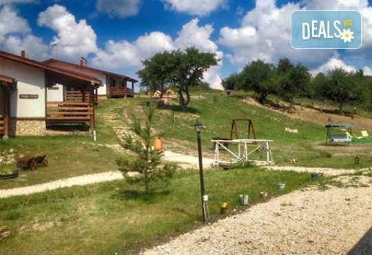 Отпразнувайте Свети Валентин с любимия човек в комплекс Горочевци 3*, с. Горочевци! 2 нощувки със закуски и романтична вечеря! - Снимка 8