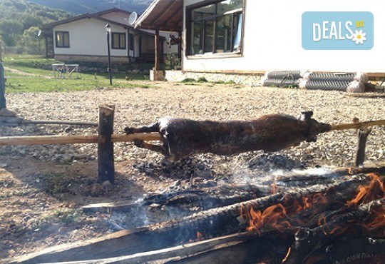 Отпразнувайте Свети Валентин с любимия човек в комплекс Горочевци 3*, с. Горочевци! 2 нощувки със закуски и романтична вечеря! - Снимка 10