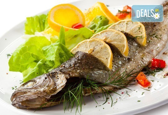 Средиземноморски кулинарен круиз за двама! Две порции риба по избор: Балканска пъстърва или Норвежка скумрия и гарнитура в Ресторант BALITO 3 в жк Надежда - Снимка 1
