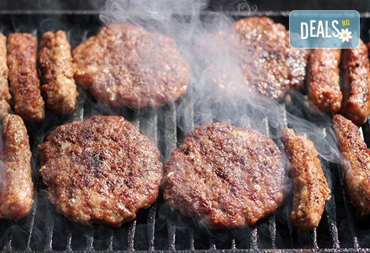 Диви нощи в Р-т Balito 3 в жк Надежда! Един килограм скара асорти, 600 гр. гарнитура, бутилка вино + музика на живо всеки уикенд - Снимка 1