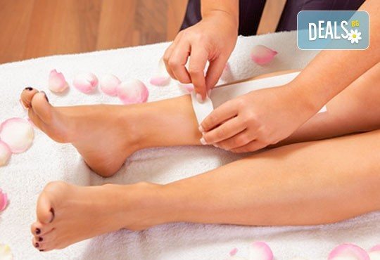 Копринена кожа! Кола маска на половин крака и мишници от салон за красота Чармо в Редута! - Снимка 1