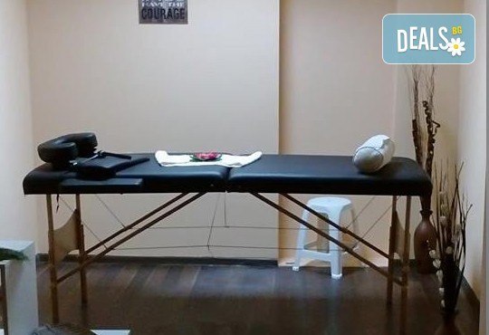 СПА микс! Комбиниран масаж на тяло с елементи на класически и тайландски масаж, ароматерапия с френска лавандула, My Spa - Снимка 2