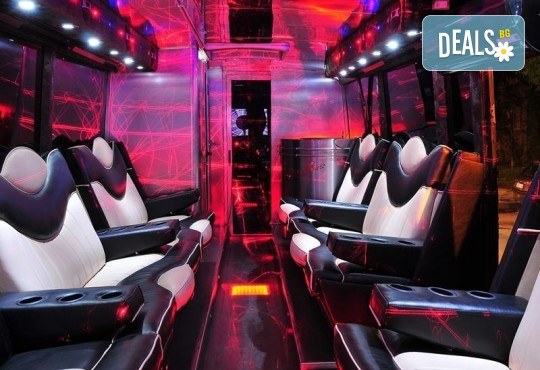 За една незабравима вечер! Наем на пътуващ Party Bus за 1 или 2 часа с 32 седящи места и еротична шоу програма! - Снимка 4