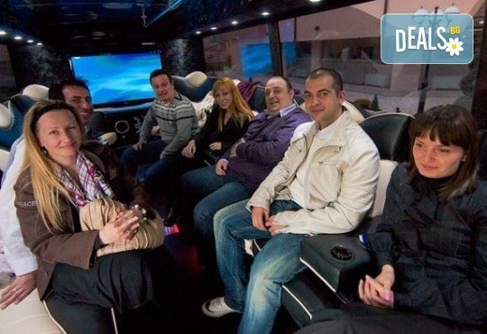 За една незабравима вечер! Наем на пътуващ Party Bus за 1 или 2 часа с 32 седящи места и еротична шоу програма! - Снимка 7
