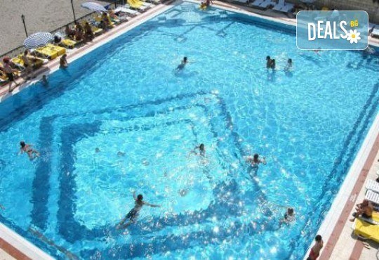 Почивка на брега на Мраморно море в Истанбул, Кумбургаз! 1 нощувка със закуска в Artemis Marin Princess 5* в период по избор! - Снимка 2