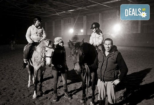 45-минутен урок по конна езда за начинаещи или за напреднали на манеж от Езда София в конна база Хан Аспарух! - Снимка 11