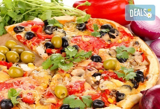 Вечеря за ДВАМА в италиански стил: ДВЕ пици (голяма и малка) от Ресторанти Златна круша - Снимка 3