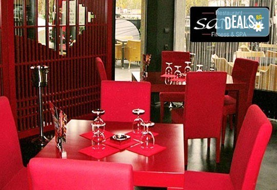 Предплатете 1.20 лв. за овчарска салата и свинска или пилешка пържола по избор с картофки Уеджис в ресторант Санури! - Снимка 6