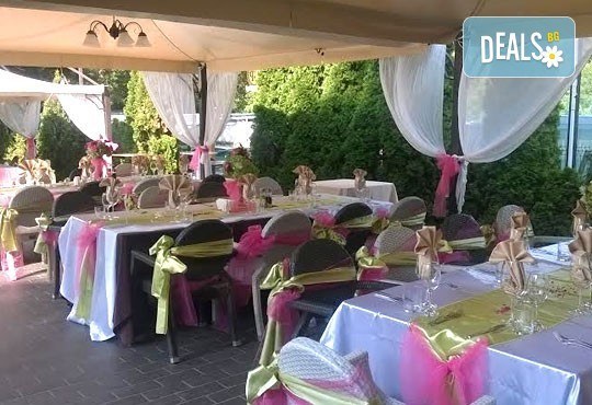 Дипломатически клуб Глория Палас Ви кани на празнична вечеря по случай 8-ми Март! Богато четиристепенно меню, латино танцьори, DJ програма с DJ DANNY, нощувка и много романтика - Снимка 11