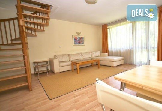 Дипломатически клуб Глория Палас Ви кани на празнична вечеря по случай 8-ми Март! Богато четиристепенно меню, латино танцьори, DJ програма с DJ DANNY, нощувка и много романтика - Снимка 16