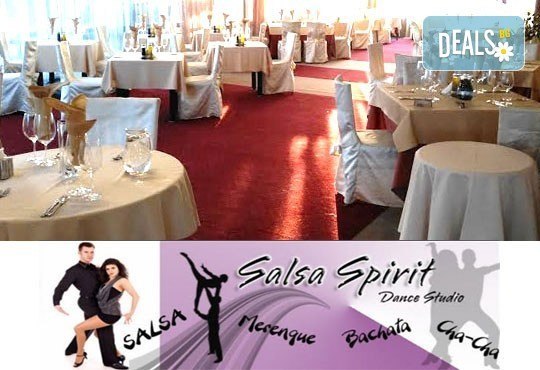 Дипломатически клуб Глория Палас Ви кани на празнична вечеря по случай 8-ми Март! Богато четиристепенно меню, латино танцьори, DJ програма с DJ DANNY, нощувка и много романтика - Снимка 12