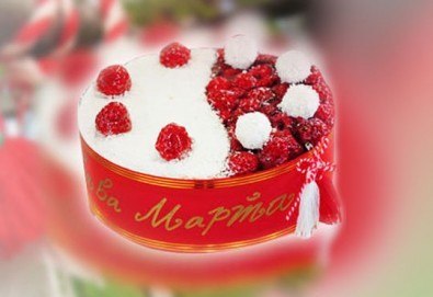 През целия март - тематично сладко изкушение - еклерова торта Баба Марта от Виенски салон Лагуна! Предплатете сега 1лв!
