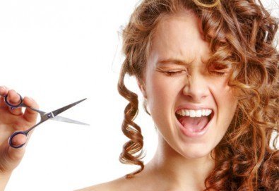 Подстригване, масажно измиване на косата, подхранваща маска и оформяне със сешоар по избор в студио за красота Лили, Варна!