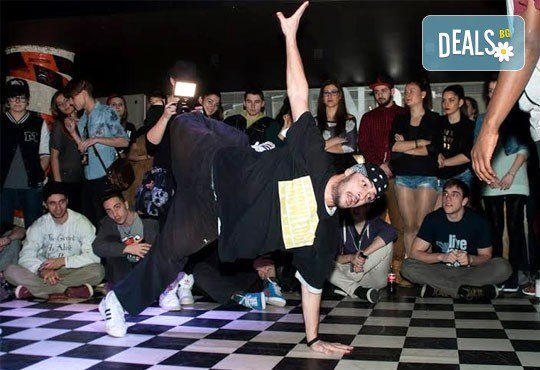 Хип Хоп танци, 2 безплатни посещения на 12 и 13 март и едно на половин цена, на 19 март, в DANCE CORNER до МОЛ България! - Снимка 3