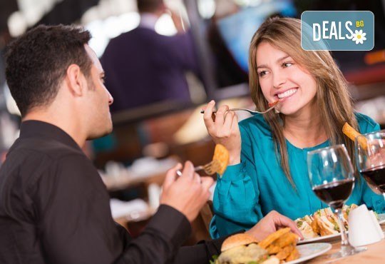 Апетитно в Balito! Две порции пресен телешки суджук на скара или свински каренца + гарнитура картофки и зеле с моркови - Снимка 2