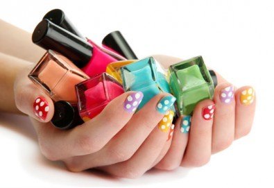 Маникюр + цвят от палитрата на O.P.I. или L'Oreal и 2 декорации на неустоима цена от Кабинет по маникюр и педикюр