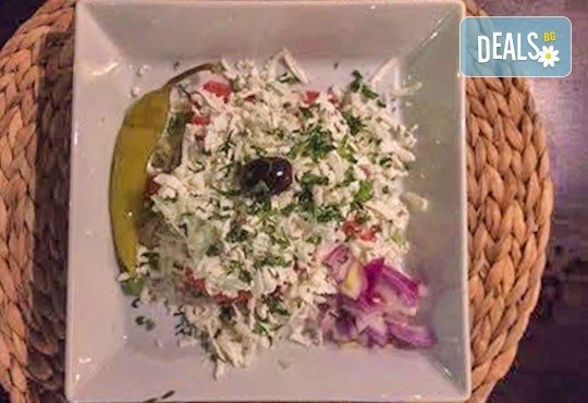Насладете се на традиционно българско меню - шопска салата и свински шишчета в ресторант MFusion, Варна! - Снимка 2