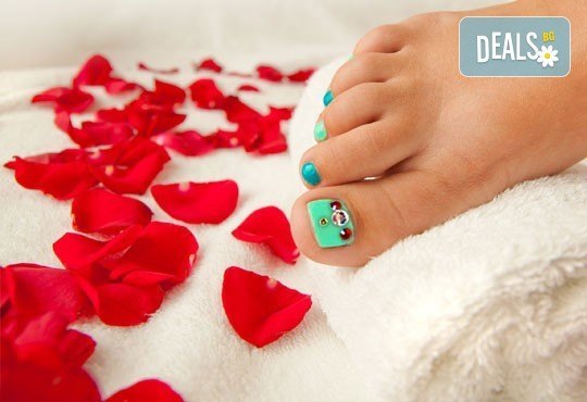 Бъдете модерни! Педикюр с гел лак Gelcolor OPI, 2 декорации и безплатно сваляне от салон за красотаи Роси! - Снимка 1