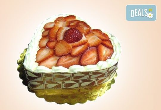 Романтично предложение! Торта Ягодово сърце за всички влюбени от Сладкарница Орхидея! - Снимка 1
