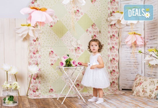 Детска и семейна студийна фотосесия с уникални декори, за деца от 10 месеца до 12 г., от Приказните снимки! - Снимка 24