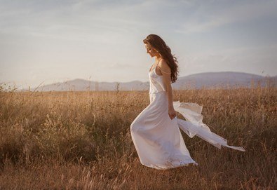 Фотосесия за възрастни - индивидуална или за двойки с 20 обработени кадъра, в ден по избор от Приказните снимки!