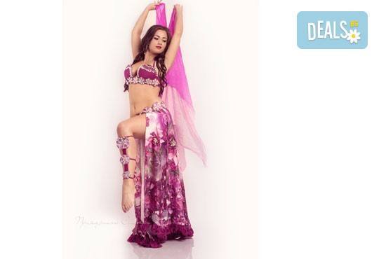 Фотосесия за възрастни - индивидуална или за двойки с 20 обработени кадъра, в ден по избор от Приказните снимки! - Снимка 5