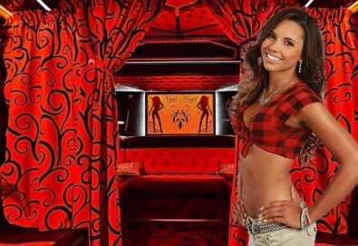 Само сега! 1 час в компанията на 3 уникални танцьорки с парти бус Night Angels, бутилка уиски и 10 безалкохолни напитки