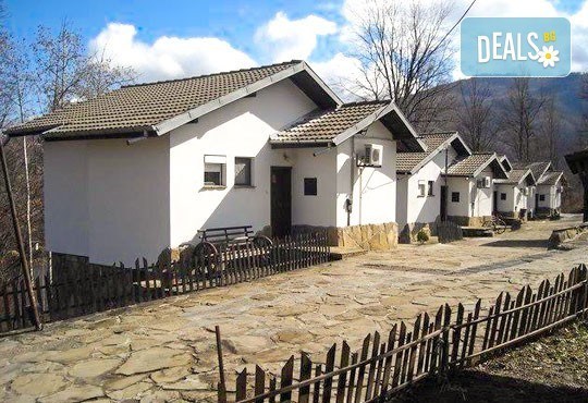 Почивка през април в Троянския балкан! 2 или 3 нощувки в уютни къщички, хотел Света гора, с. Орешак! - Снимка 2