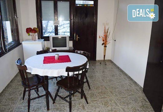 Почивка през април в Троянския балкан! 2 или 3 нощувки в уютни къщички, хотел Света гора, с. Орешак! - Снимка 3