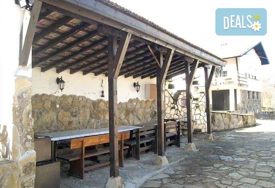 Почивка през април в Троянския балкан! 2 или 3 нощувки в уютни къщички, хотел Света гора, с. Орешак! - Снимка 11