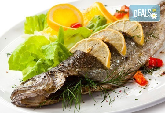 Средиземноморски кулинарен круиз за двама! Две порции риба по избор: Балканска пъстърва или Норвежка скумрия и гарнитура в Ресторант BALITO 3 в жк Надежда - Снимка 1