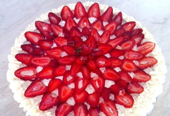 Заповядайте в Сладкарница Орхидея! Шоколадова торта с аеро шоколад, пресни ягоди, шоколадов мус и баварски крем за ценители! - Снимка 2