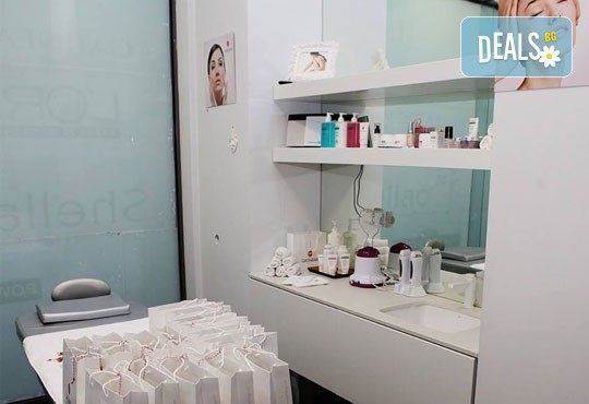 SPA day пакет с класически масаж на гръб, терапия за лице, педикюр и подарък - продукт за лице от Studio 88 Deluxe! - Снимка 5