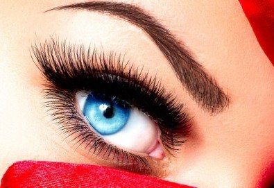 Възползвайте се от най-новата технология за сгъстяване! Поставяне на 3D мигли от естествен косъм в студио Vintage Dolls!