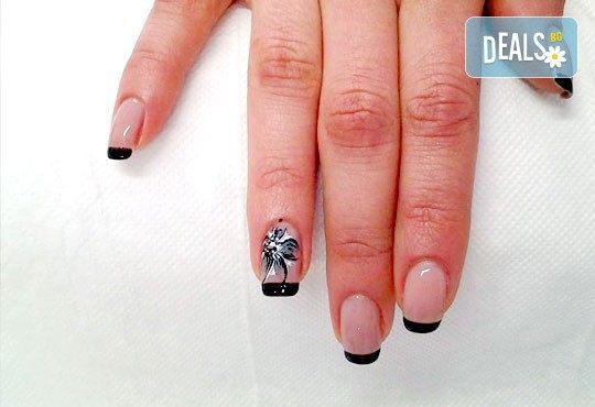 За красиви ръце! Маникюр с Роза Дамасцена и гел лак SNB от Point nails! - Снимка 6