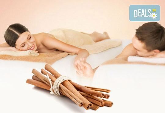 Ароматен релакс масаж на гръб с канела за ДВАМА плюс Hot stones и масаж на лице в SPA ''Senses Massage & Recreation'' - Снимка 1