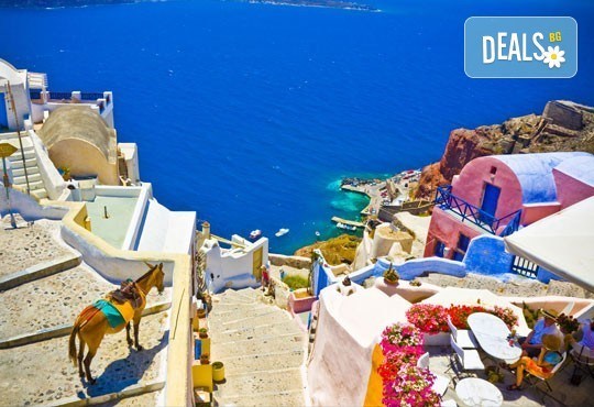Посетете остров Санторини, Гърция през септември! 7 нощувки със закуски, транспорт и водач от BG Holiday Club! - Снимка 4