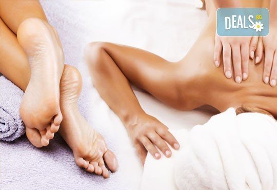 Лечебен масаж на гръб, кръст и масажна яка или лечебна зонотерапия на стъпала от салон за красота Мелани, Пловдив! - Снимка 1