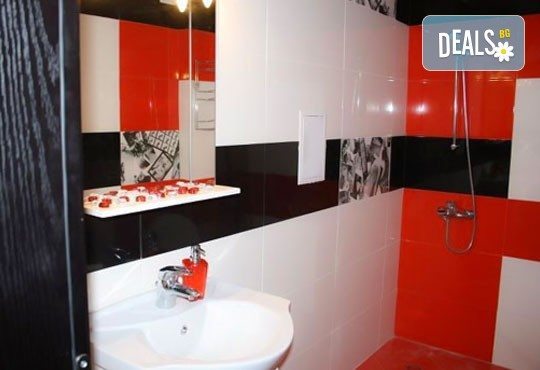 Мечтaете за красив и стегнат силует? Вземете карта за неограничен брой процедури LPG липомасаж на цяло тяло в студио Noir! - Снимка 7